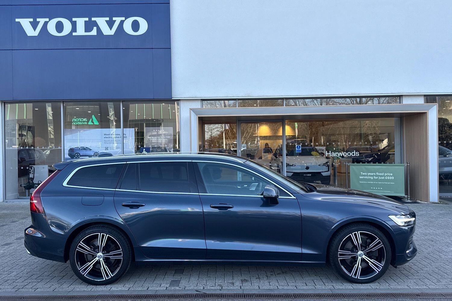 Used Volvo V60 2022 for sale - 77074372: Photo 2