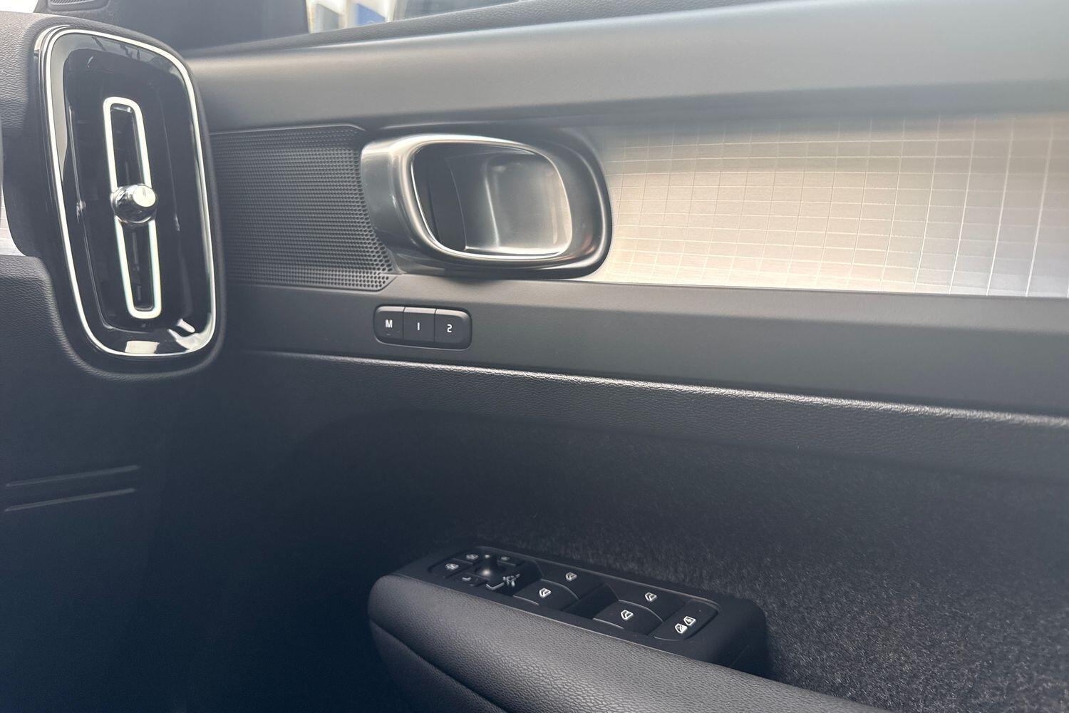 Used Volvo XC40 2024 for sale - 76688531: Photo 42