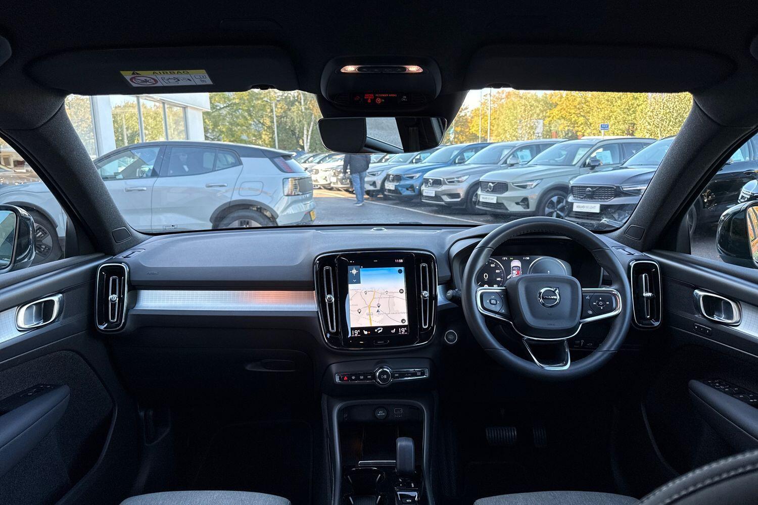 Used Volvo XC40 2022 for sale - 76370459: Photo 3
