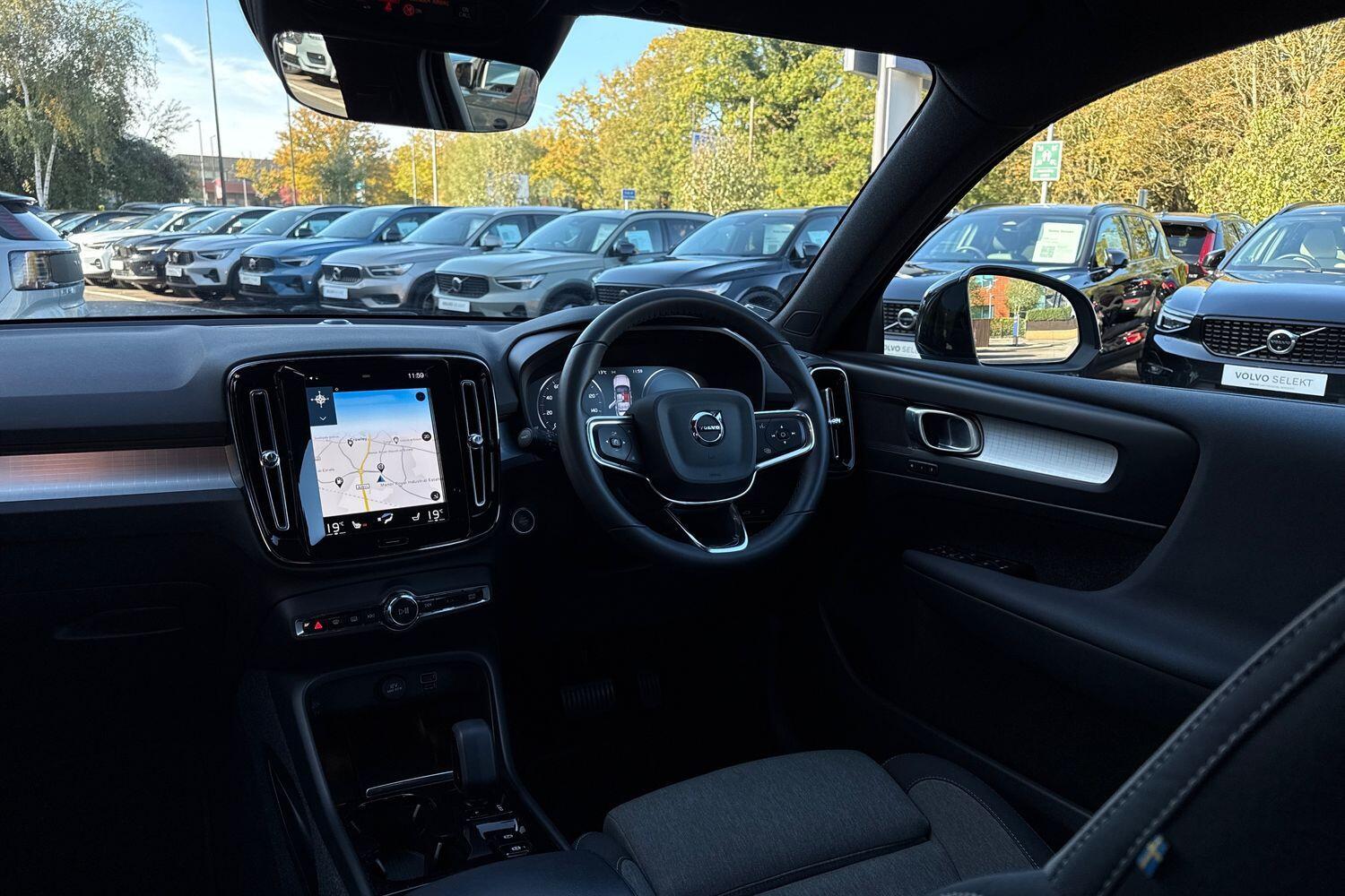 Used Volvo XC40 2022 for sale - 76370459: Photo 32