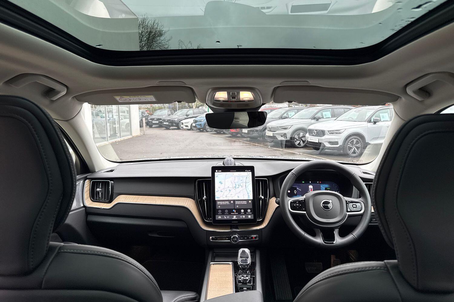 Used Volvo XC60 2025 for sale - 77710471: Photo 3