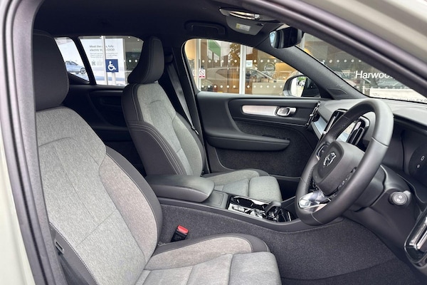 Used Volvo XC40 2024 for sale - 75687799: Photo 25