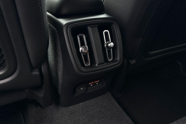Used Volvo XC40 2024 for sale - 75687799: Photo 31