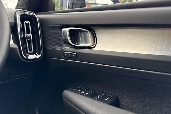 Used Volvo XC40 2024 for sale - 75687799: Photo 44