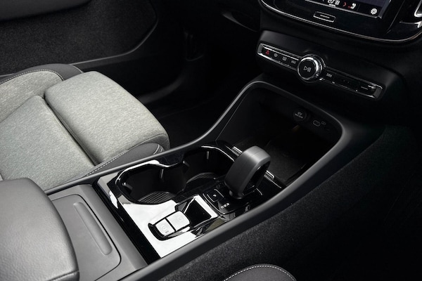 Used Volvo XC40 2024 for sale - 75687799: Photo 45