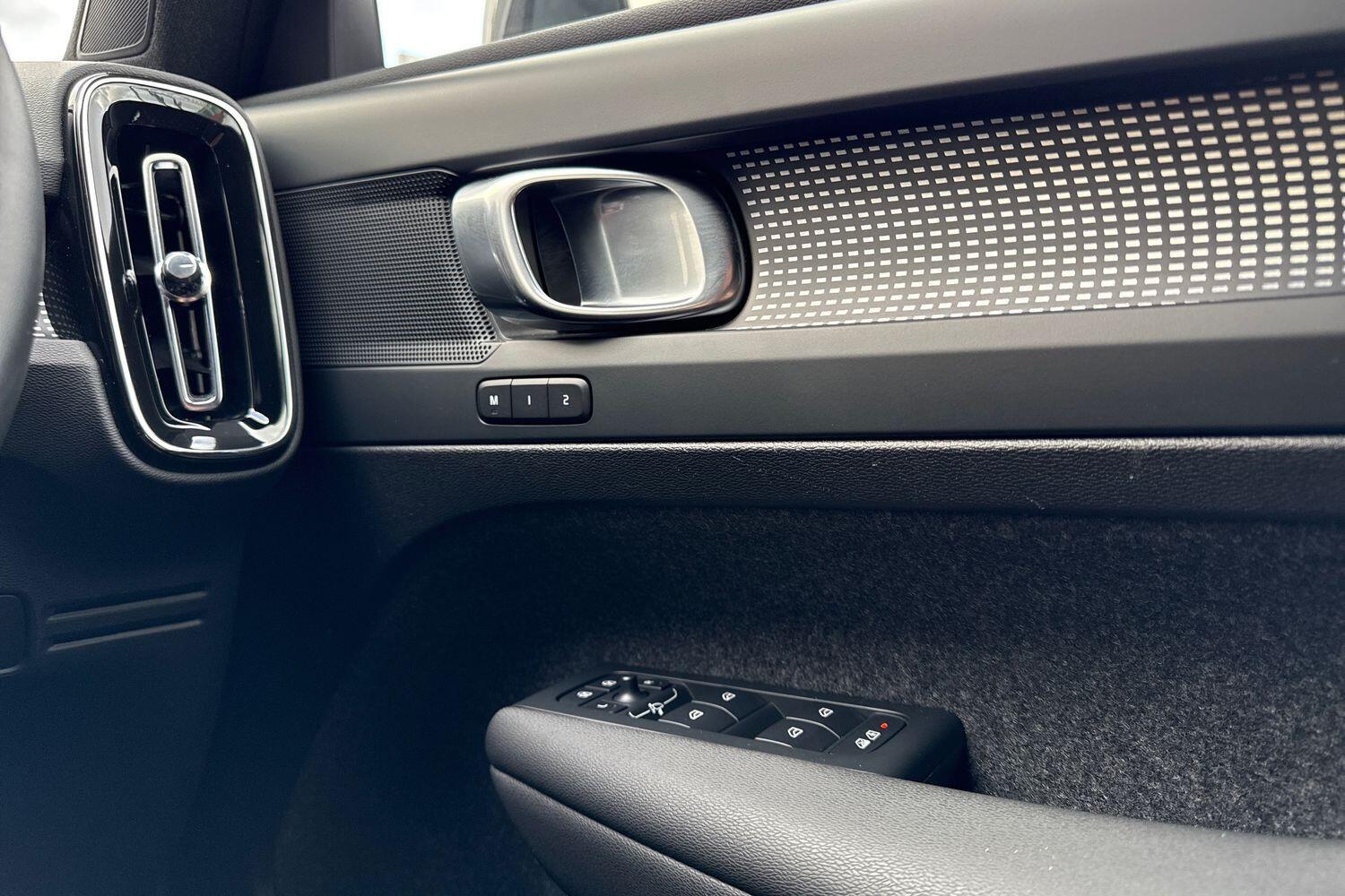 Used Volvo XC40 2025 for sale - 77305356: Photo 40