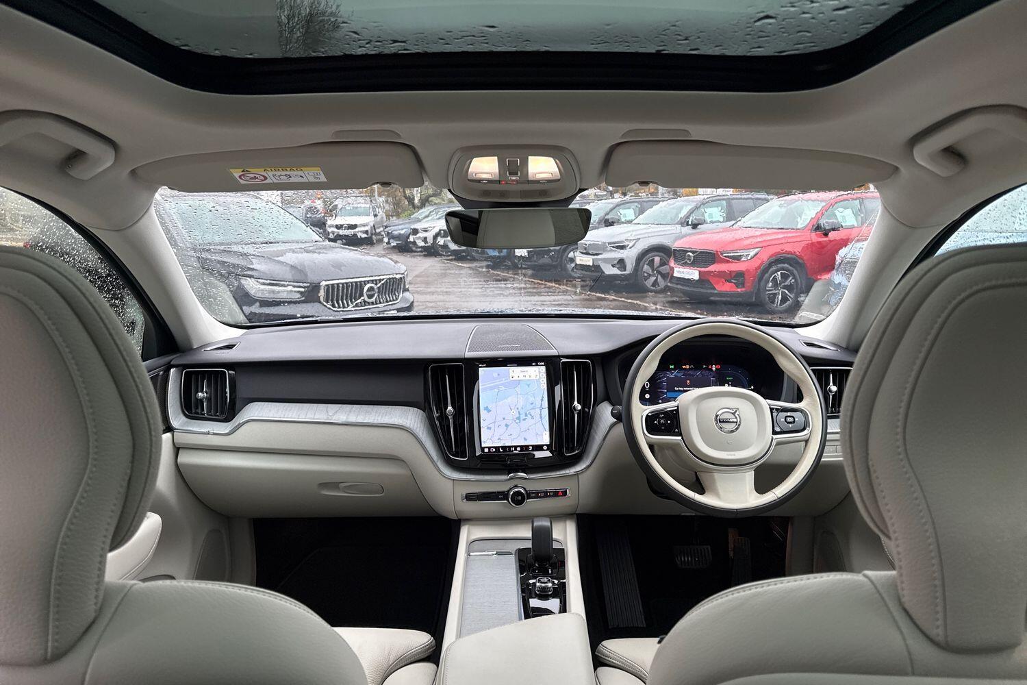 Used Volvo XC60 2024 for sale - 76823500: Photo 3