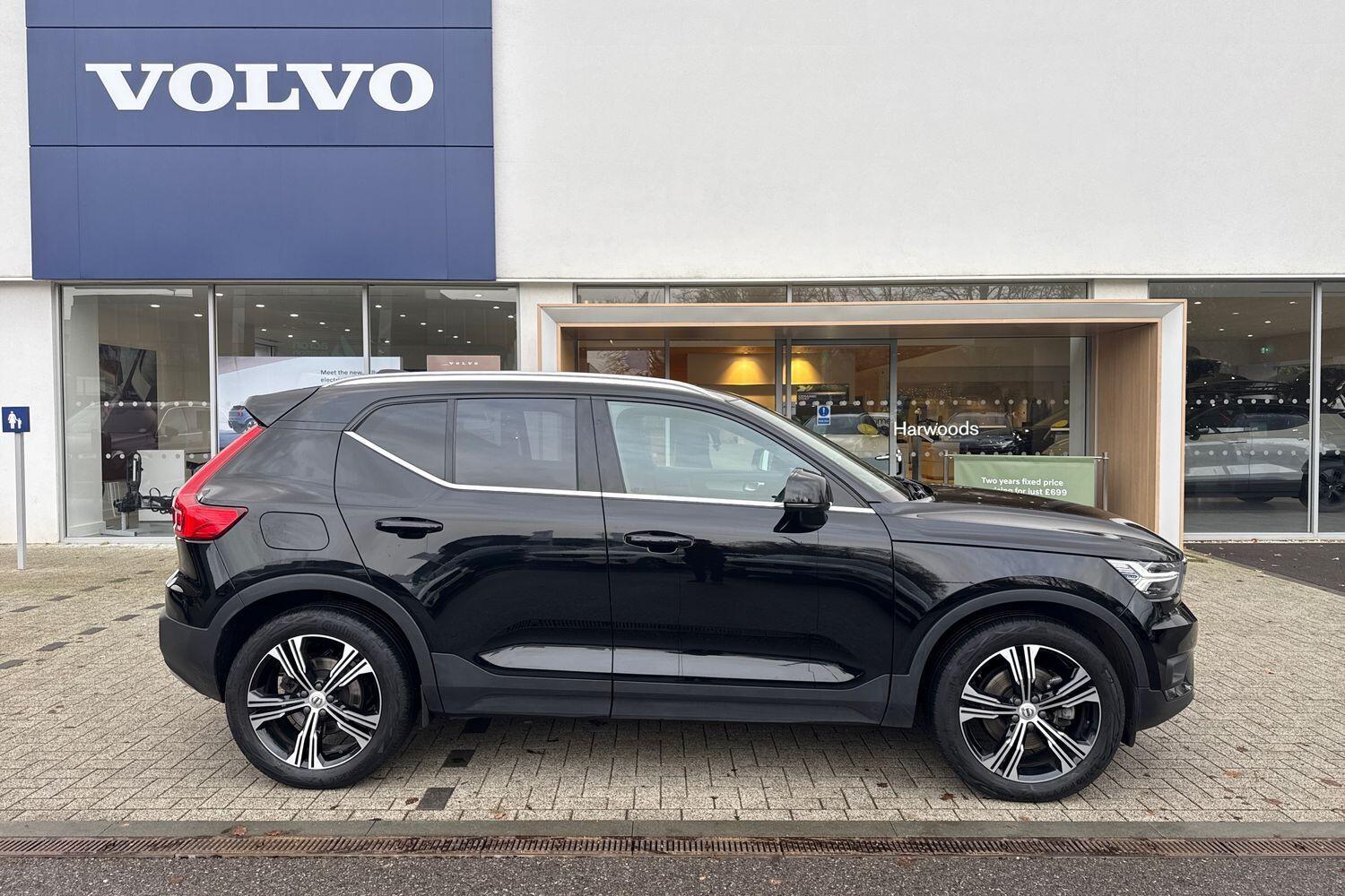 Used Volvo XC40 2022 for sale - 76886360: Photo 2