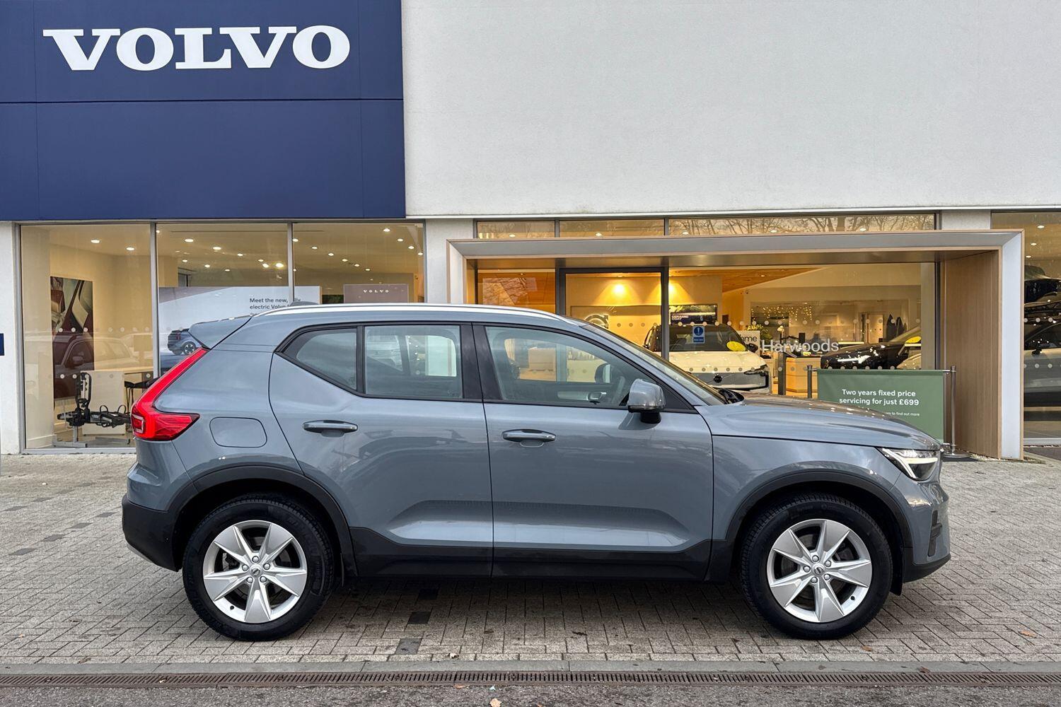 Used Volvo XC40 2023 for sale - 76965021: Photo 2