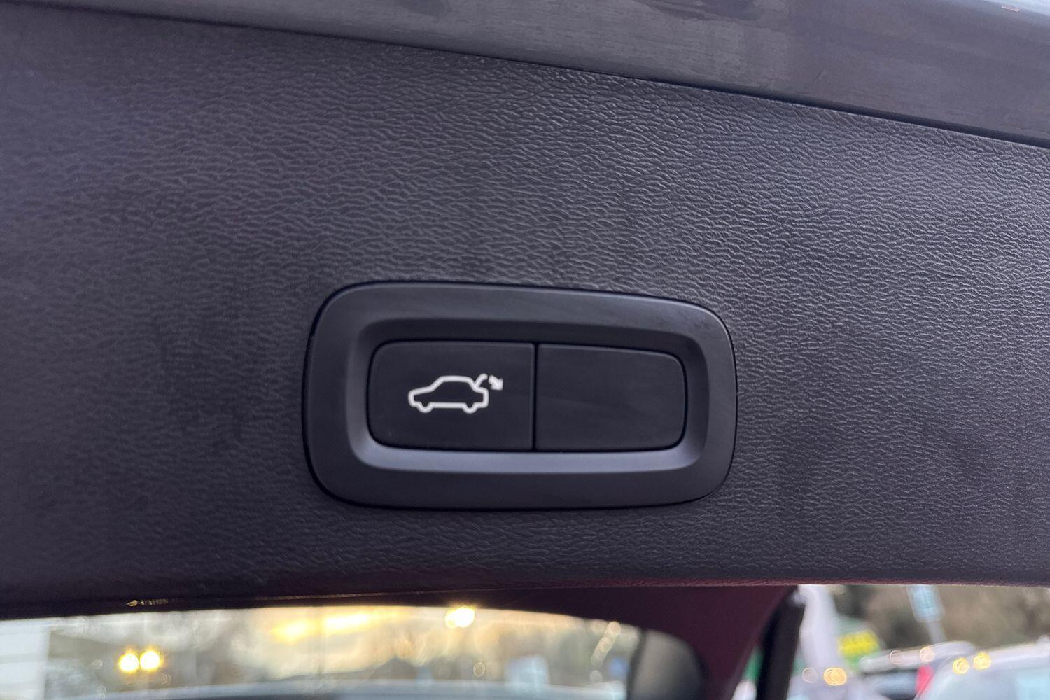 Used Volvo XC40 2023 for sale - 76965021: Photo 21