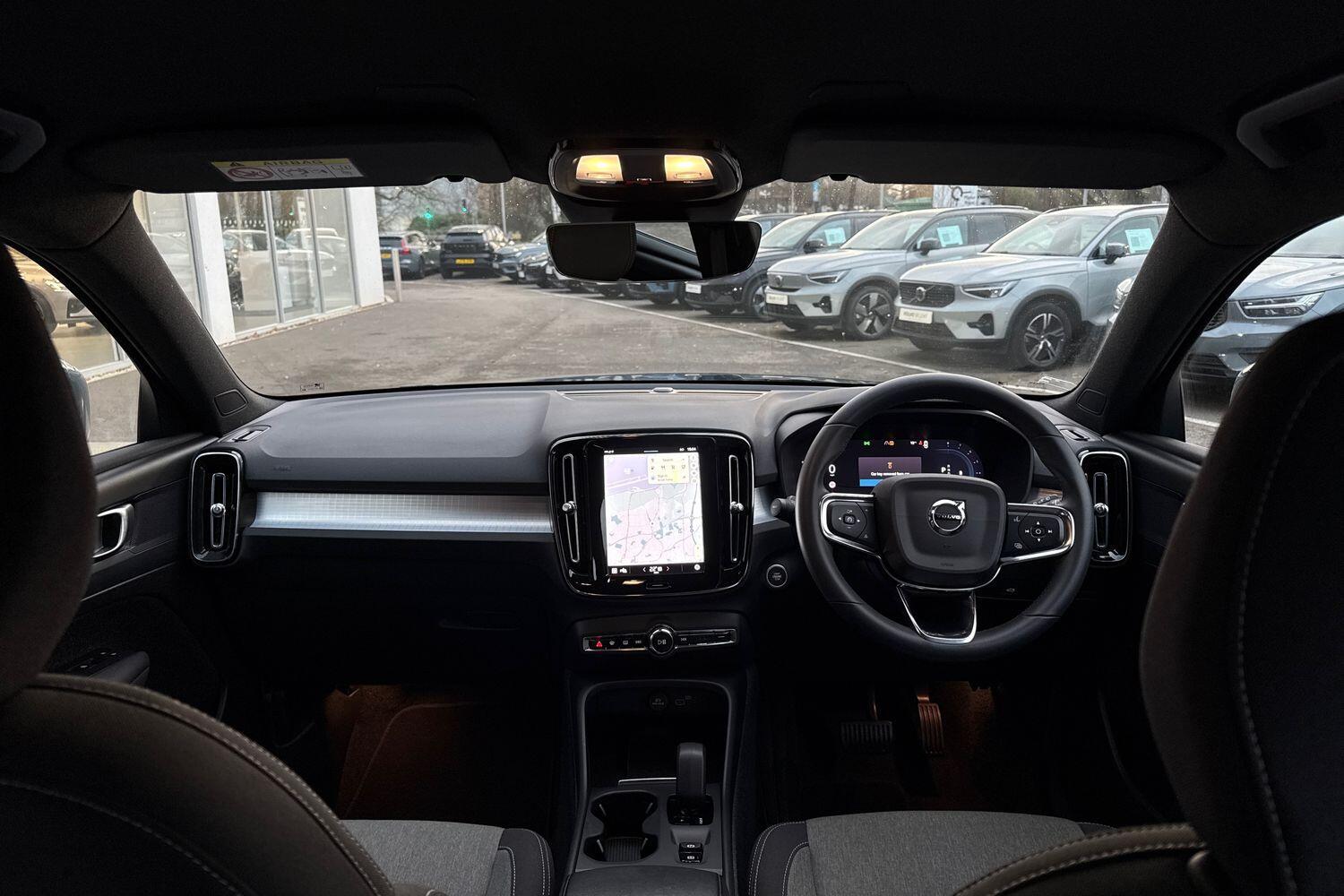 Used Volvo XC40 2023 for sale - 76965021: Photo 3