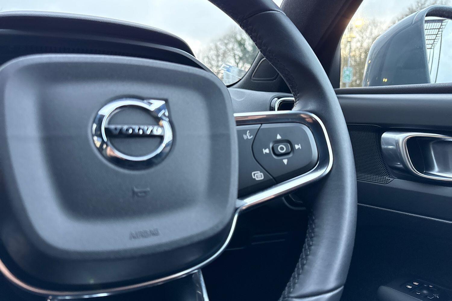 Used Volvo XC40 2023 for sale - 76965021: Photo 37