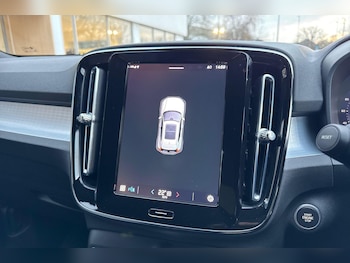 Used Volvo XC40 2023 for sale - 76965021: Photo