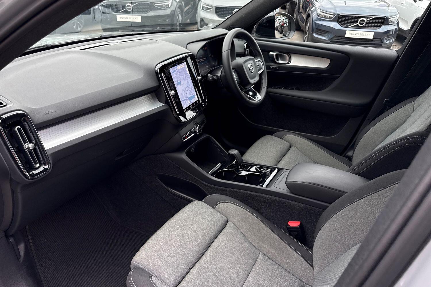 Used Volvo XC40 2023 for sale - 76084896: Photo 25