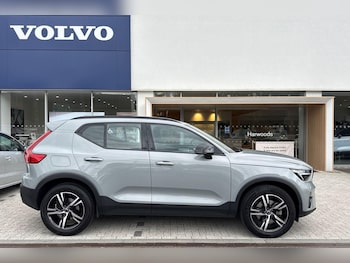 Used Volvo XC40 2023 for sale - 76084896: Photo 2