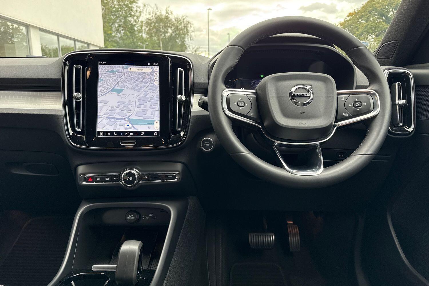 Used Volvo XC40 2023 for sale - 76084896: Photo 32