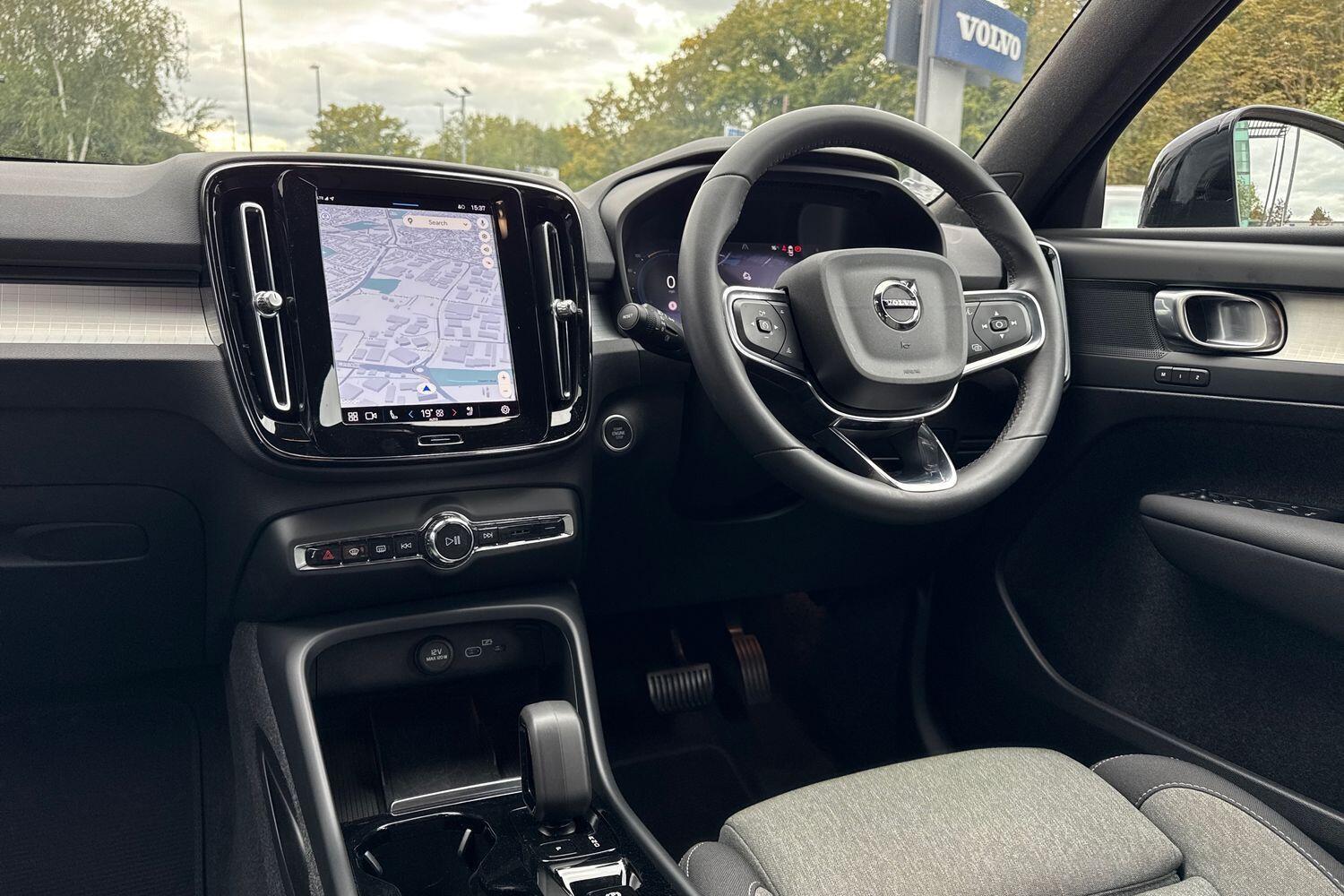 Used Volvo XC40 2023 for sale - 76084896: Photo 33