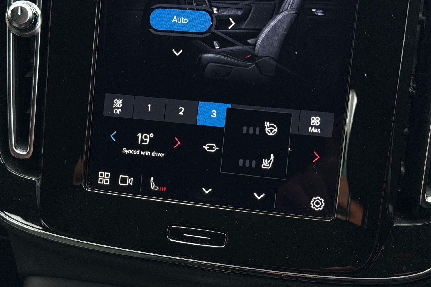 Used Volvo XC40 2023 for sale - 76084896: Photo 39
