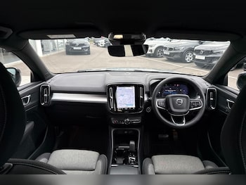 Used Volvo XC40 2023 for sale - 76084896: Photo 3