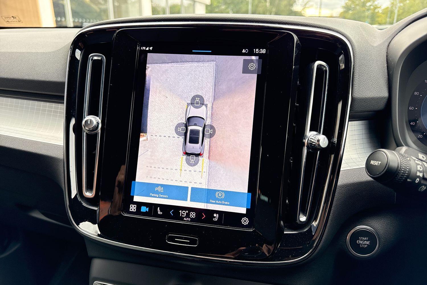 Used Volvo XC40 2023 for sale - 76084896: Photo 4