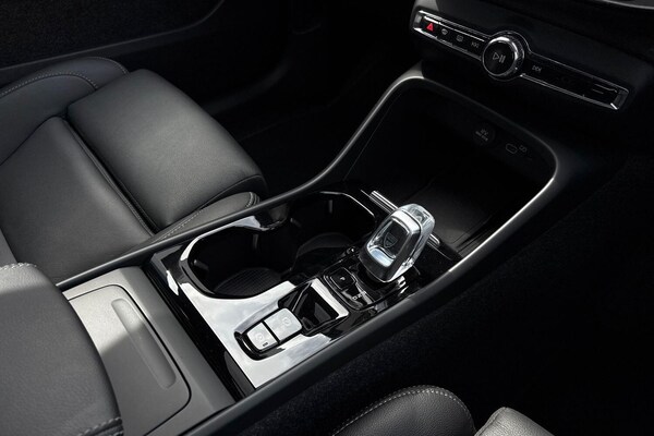 Used Volvo XC40 2024 for sale - 76295689: Photo 45