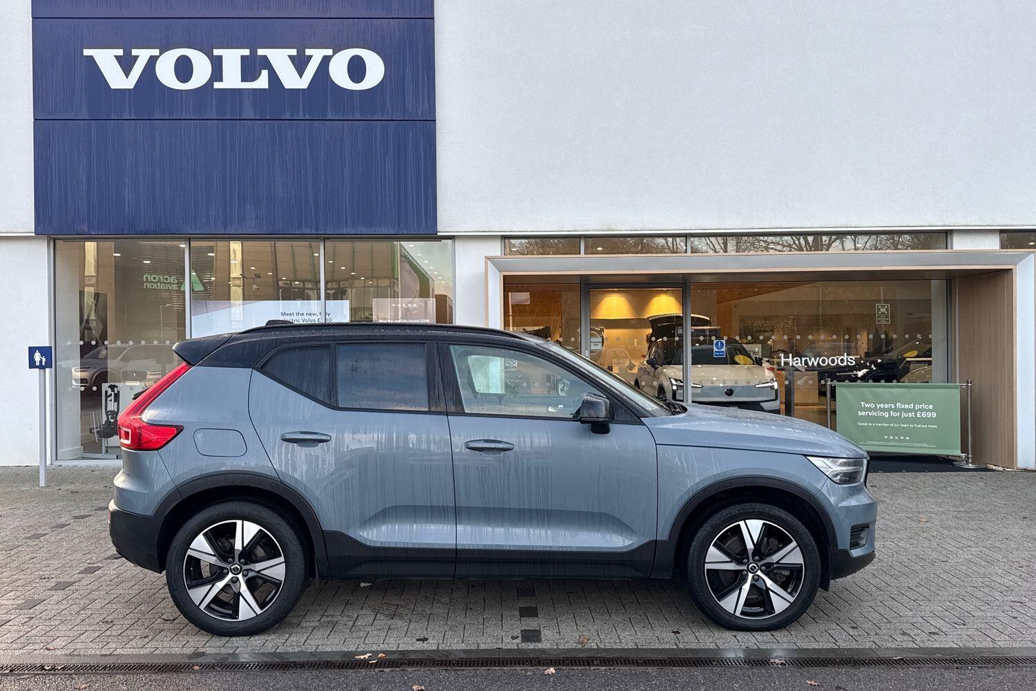 Used Volvo XC40 2022 for sale - 76913739: Photo 2