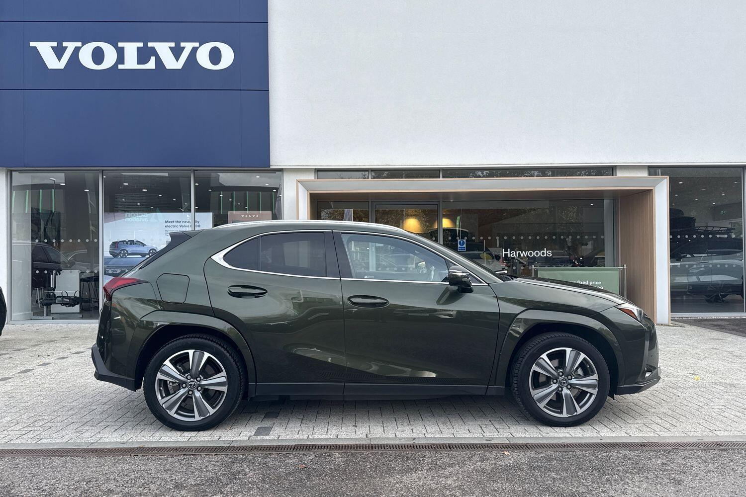 Used Lexus UX 2024 for sale - 76457830: Photo 2