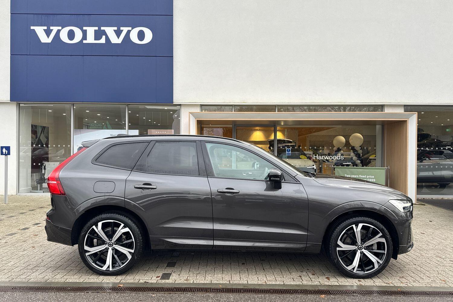 Used Volvo XC60 2021 for sale - 76824377: Photo 2