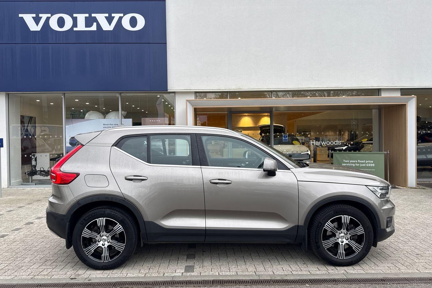 Used Volvo XC40 2020 for sale - 76645301: Photo 2