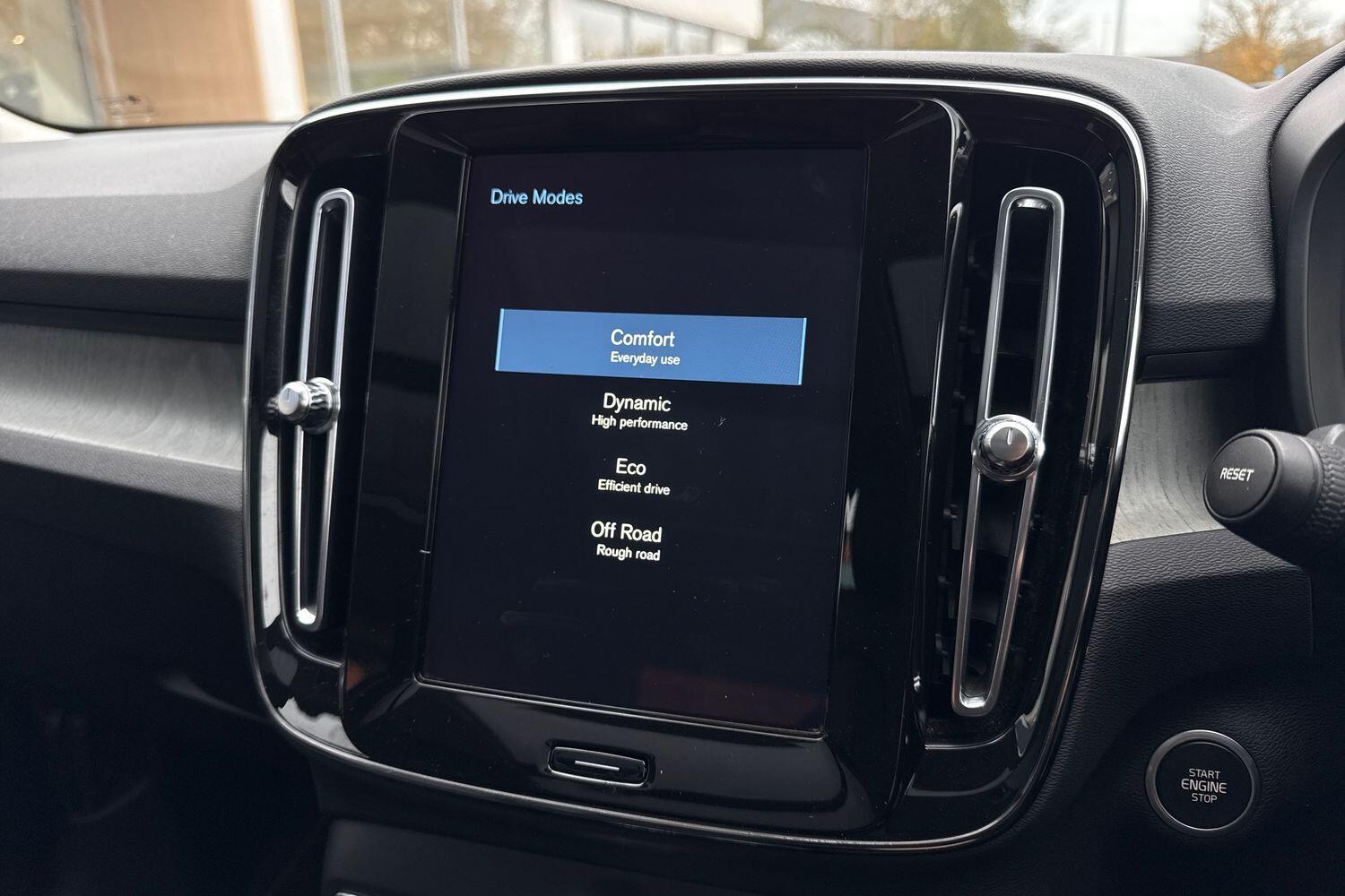 Used Volvo XC40 2020 for sale - 76645301: Photo 42