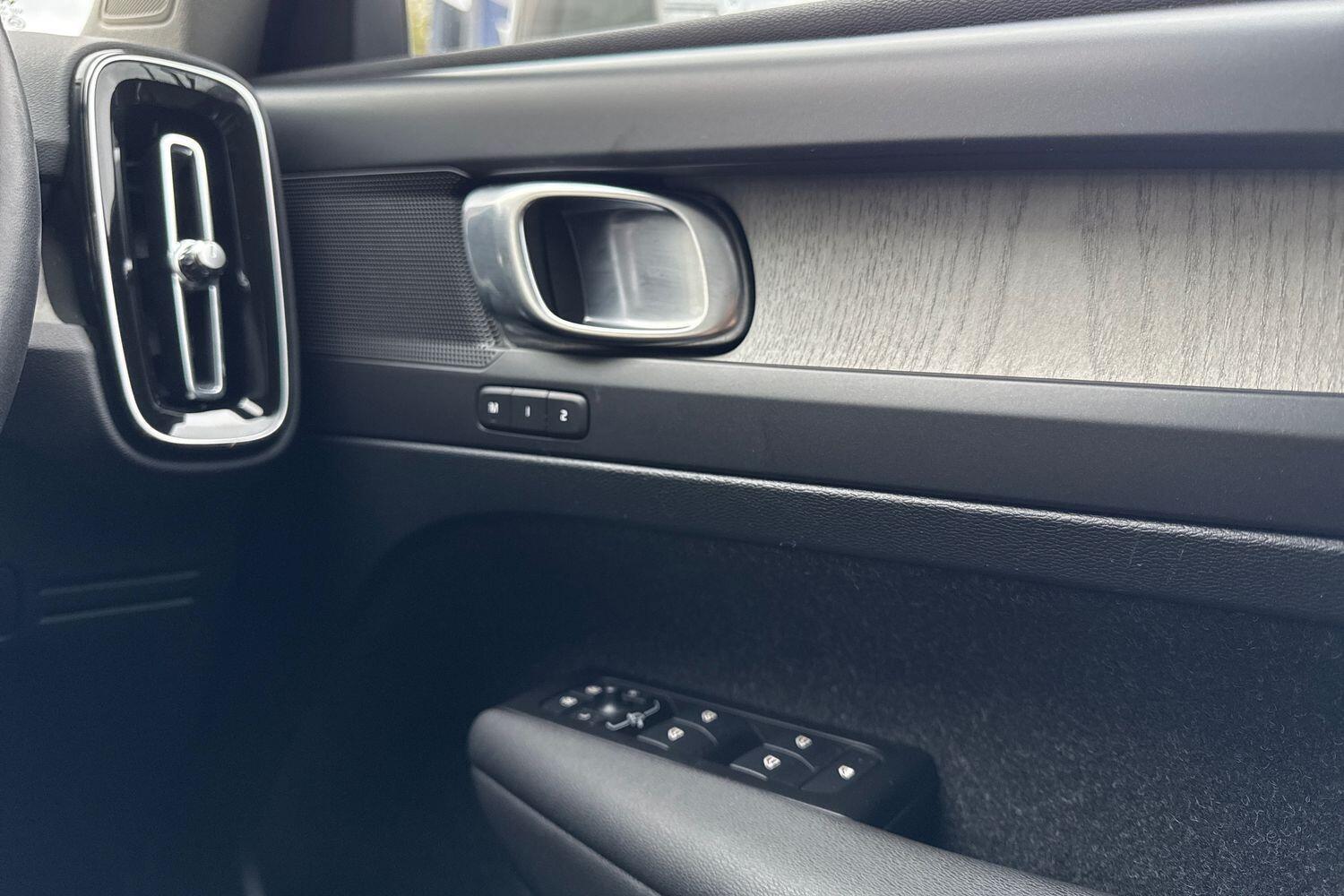 Used Volvo XC40 2020 for sale - 76645301: Photo 43