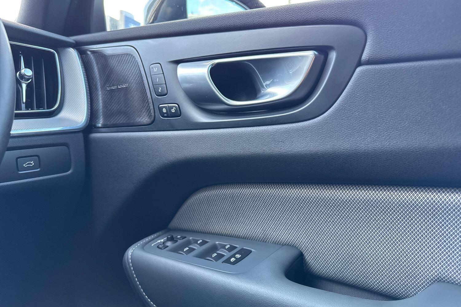 Used Volvo XC60 2023 for sale - 77479309: Photo 40