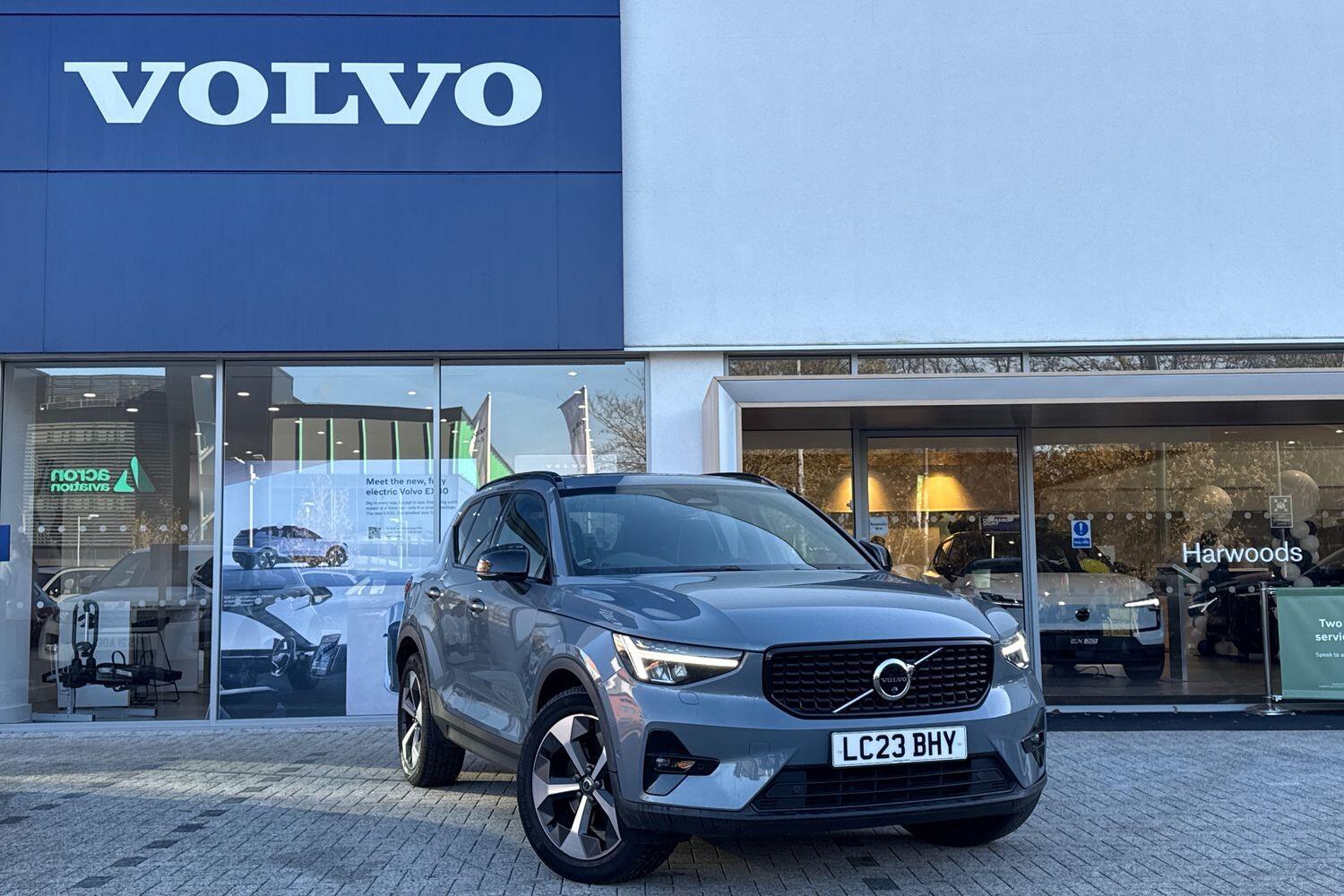 Used Volvo XC40 for sale - 76728392: Photo 1