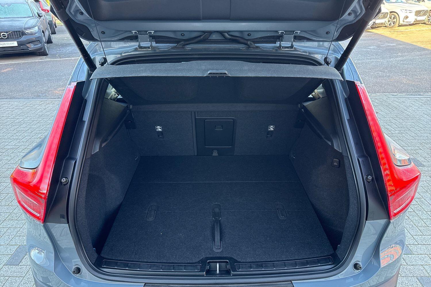 Used Volvo XC40 for sale - 76728392: Photo 19