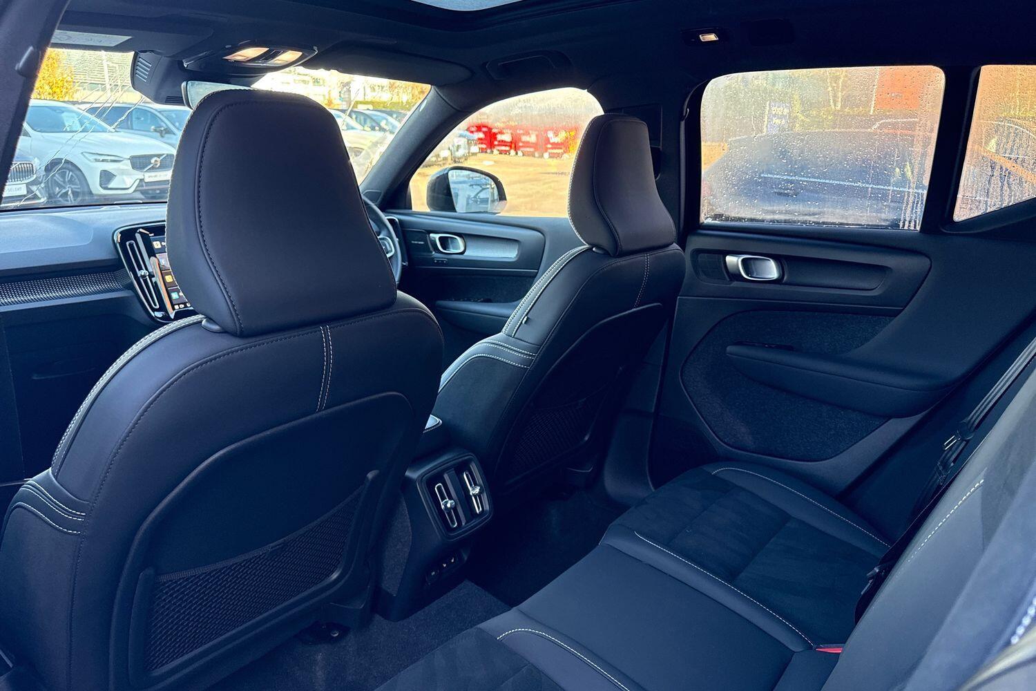 Used Volvo XC40 for sale - 76728392: Photo 30