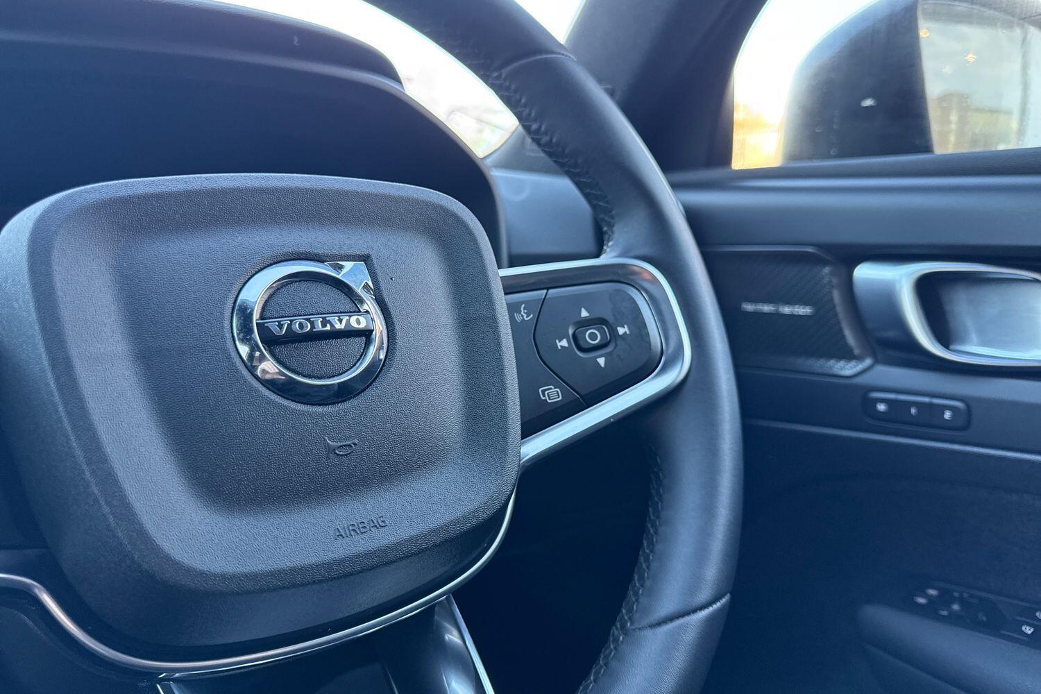 Used Volvo XC40 for sale - 76728392: Photo 36