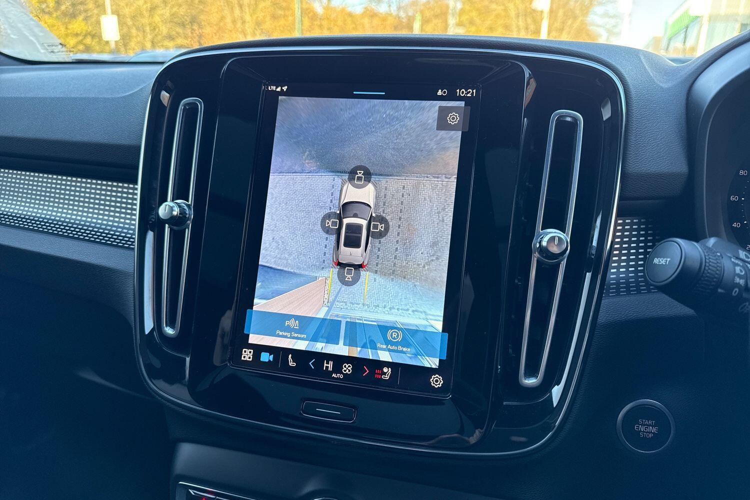 Used Volvo XC40 for sale - 76728392: Photo 4