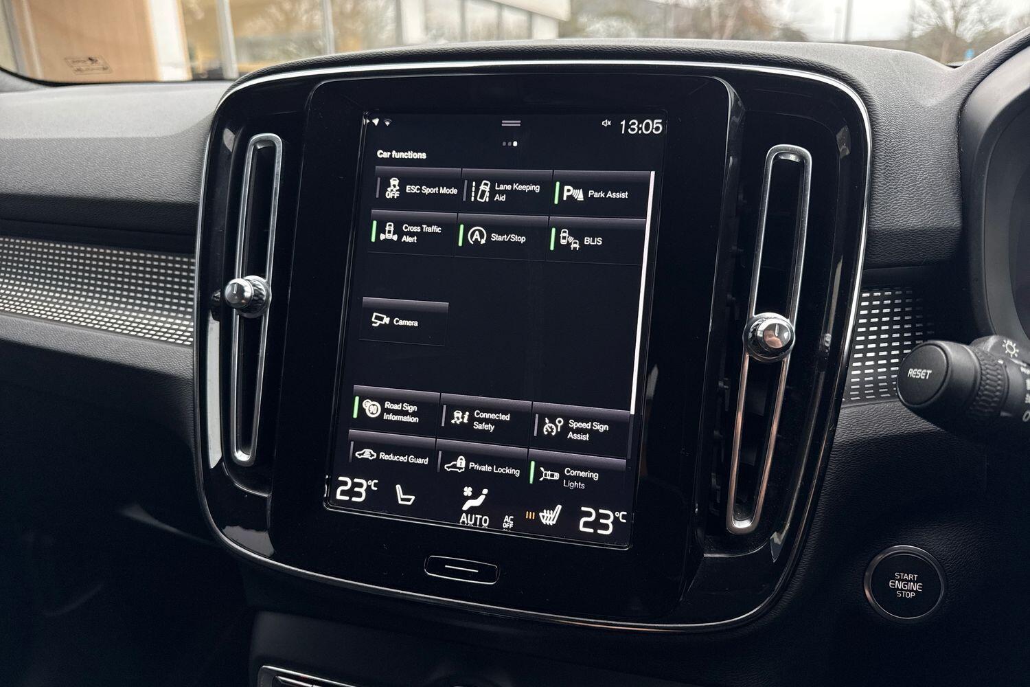 Used Volvo XC40 2018 for sale - 76952446: Photo 41