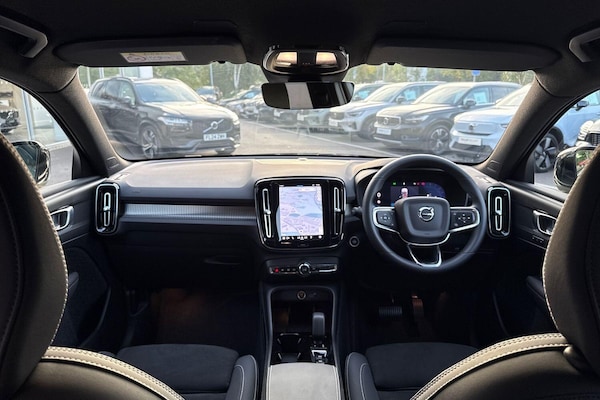 Used Volvo XC40 2025 for sale - 76326933: Photo 3