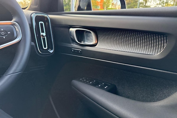 Used Volvo XC40 2025 for sale - 76326933: Photo 40