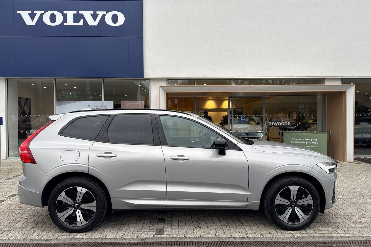 Used Volvo XC60 2023 for sale - 76522032: Photo 2