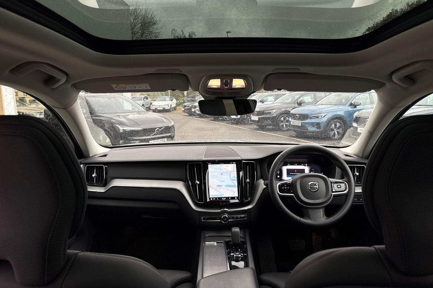 Used Volvo XC60 2023 for sale - 76522032: Photo 3