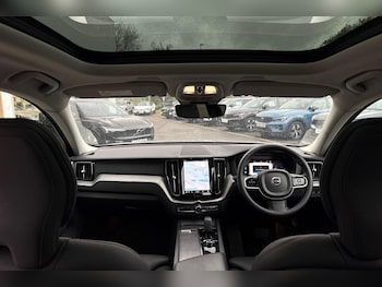 Used Volvo XC60 2023 for sale - 76522032: Photo