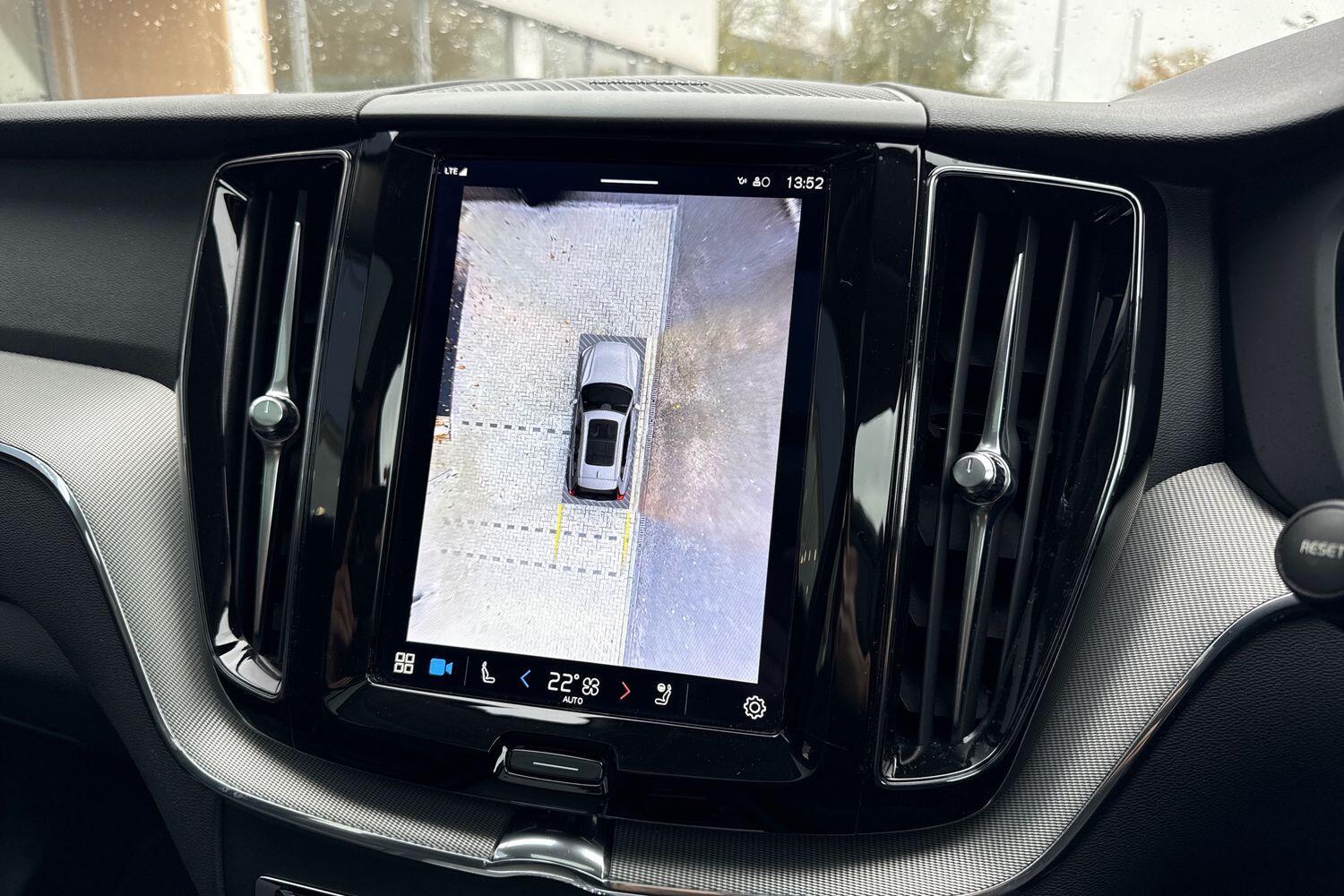 Used Volvo XC60 2023 for sale - 76522032: Photo 4