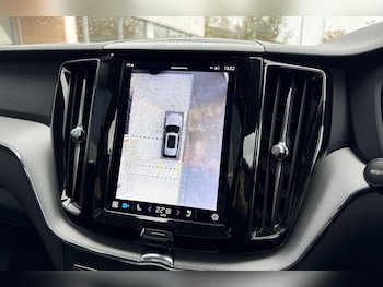 Used Volvo XC60 2023 for sale - 76522032: Photo