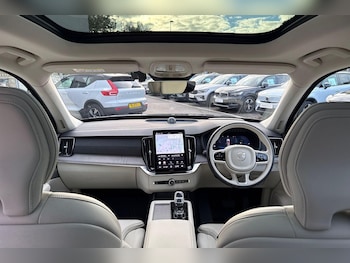 Used Volvo XC90 2025 for sale - 76226431: Photo 3