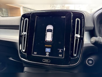 Used Volvo XC40 2018 for sale - 77683500: Photo