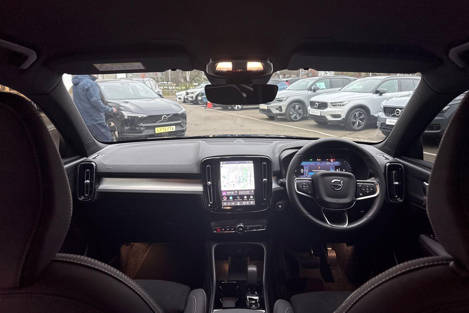 Used Volvo XC40 2025 for sale - 77074704: Photo 3