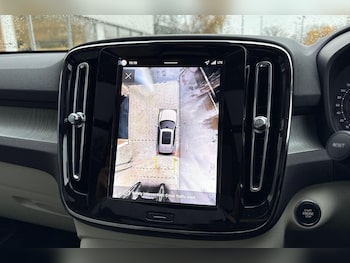 Used Volvo XC40 2025 for sale - 76936060: Photo