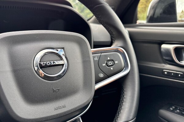 Used Volvo XC40 2025 for sale - 75741356: Photo 36